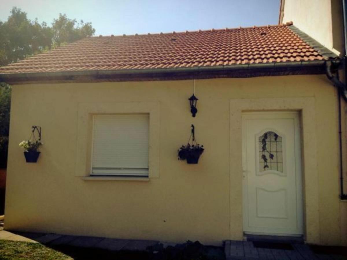 Charmant Gite A Etain, Tout Inclus, Proche Verdun Avec Terrasse Et Parking - Fr-1-585-3 Exterior photo